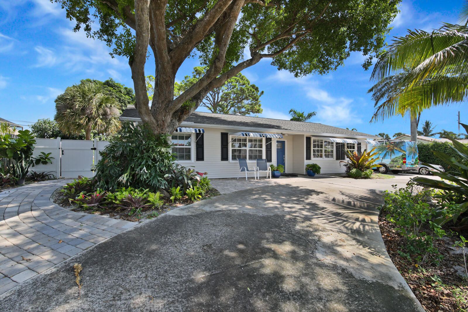 961 Southwest 15th Street Boca Raton, FL 33486 - Photo 1 of 43 01_Image_1_mls