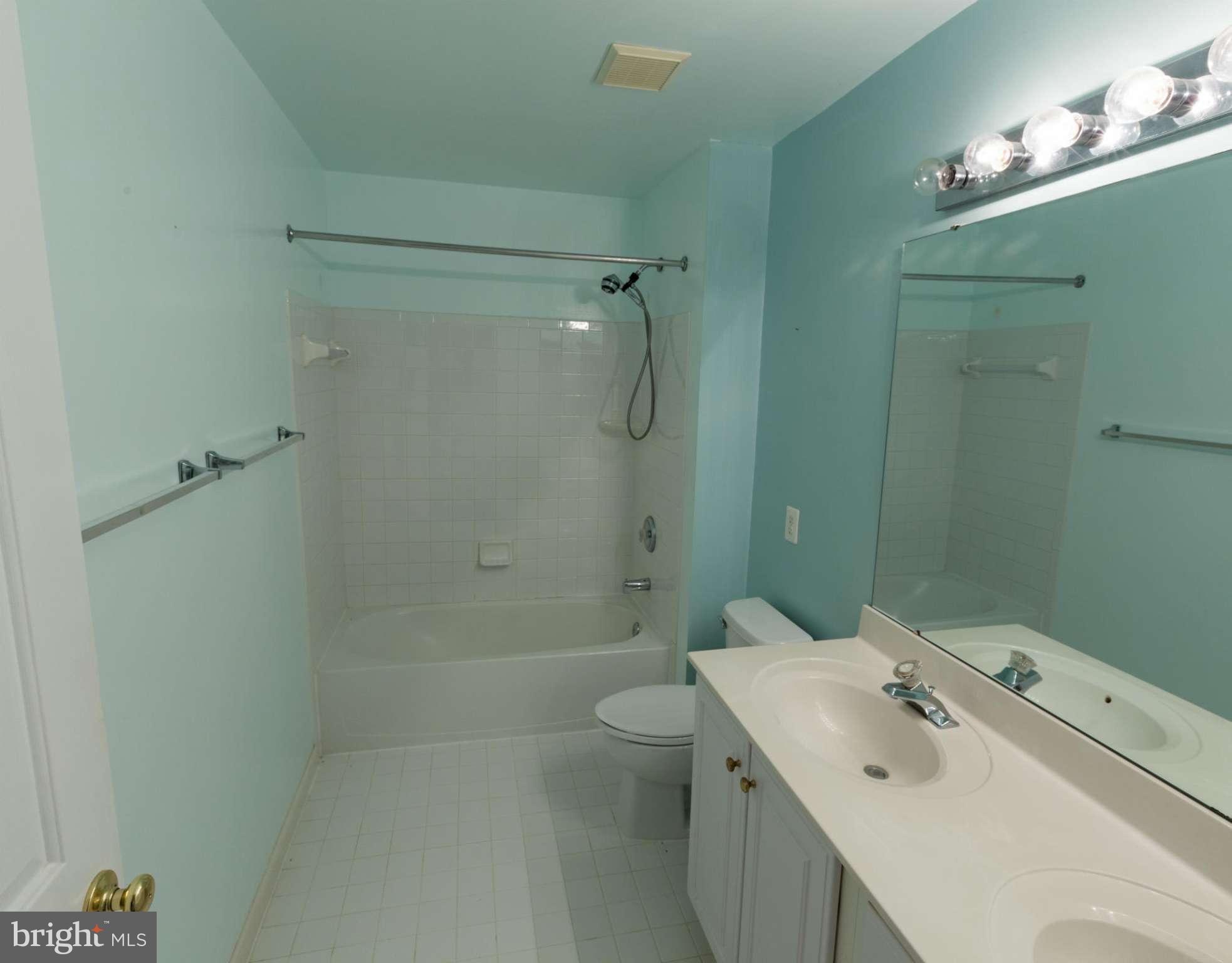 3913 Schroeder Avenue Perry Hall, MD 21128 - Photo 21 of 29 Bath (Master)