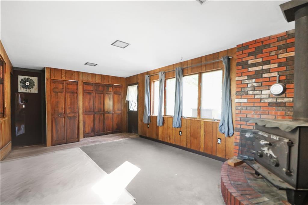 618 Whistler Drive Rochester, PA 15074 - Photo 14 of 29 a view of an empty room with a window