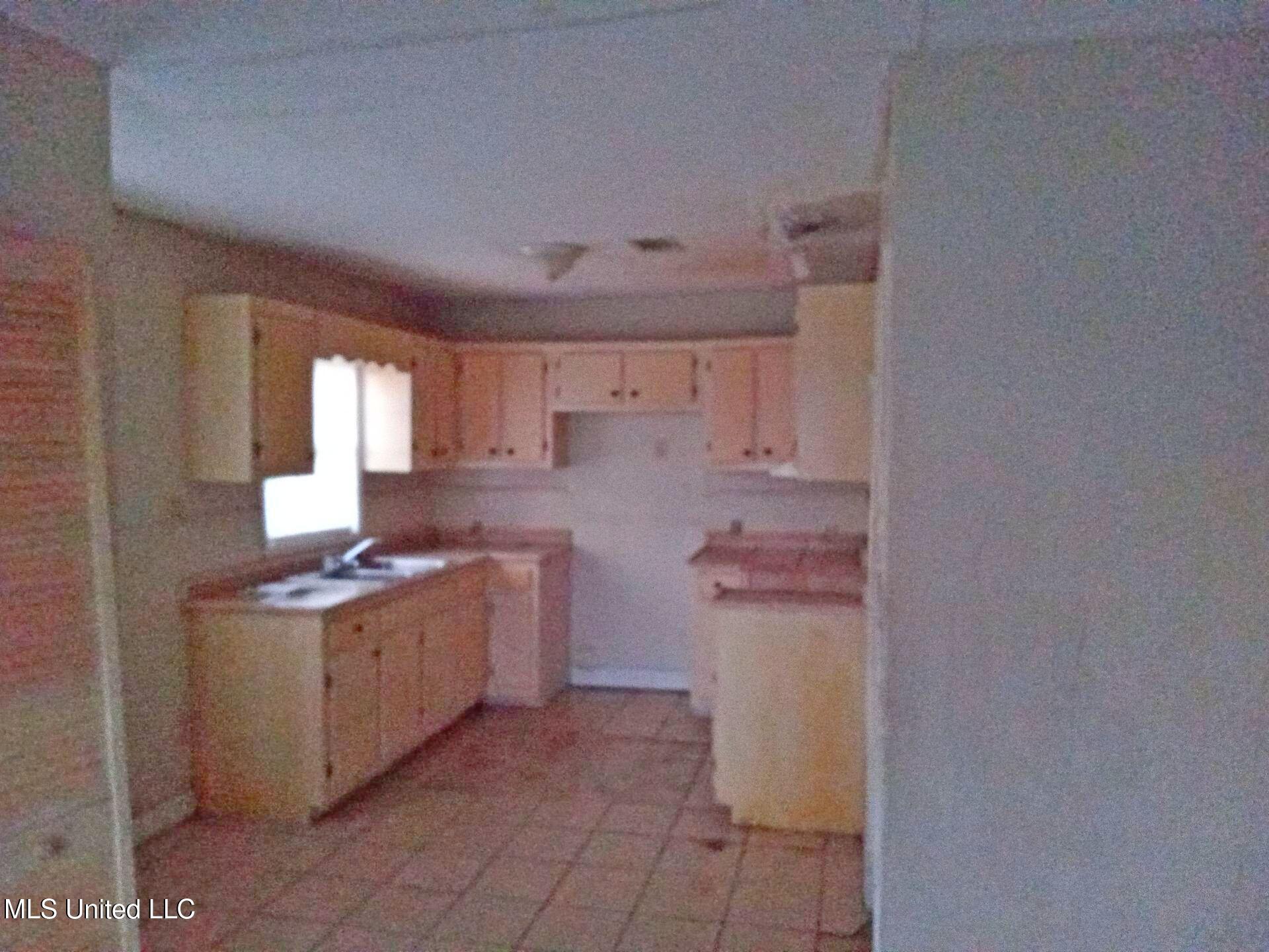 111 East Fifteenth Street Yazoo City, MS 39194 - Photo 2 of 12 3-Mar 04 2025 06_03pm-hErD