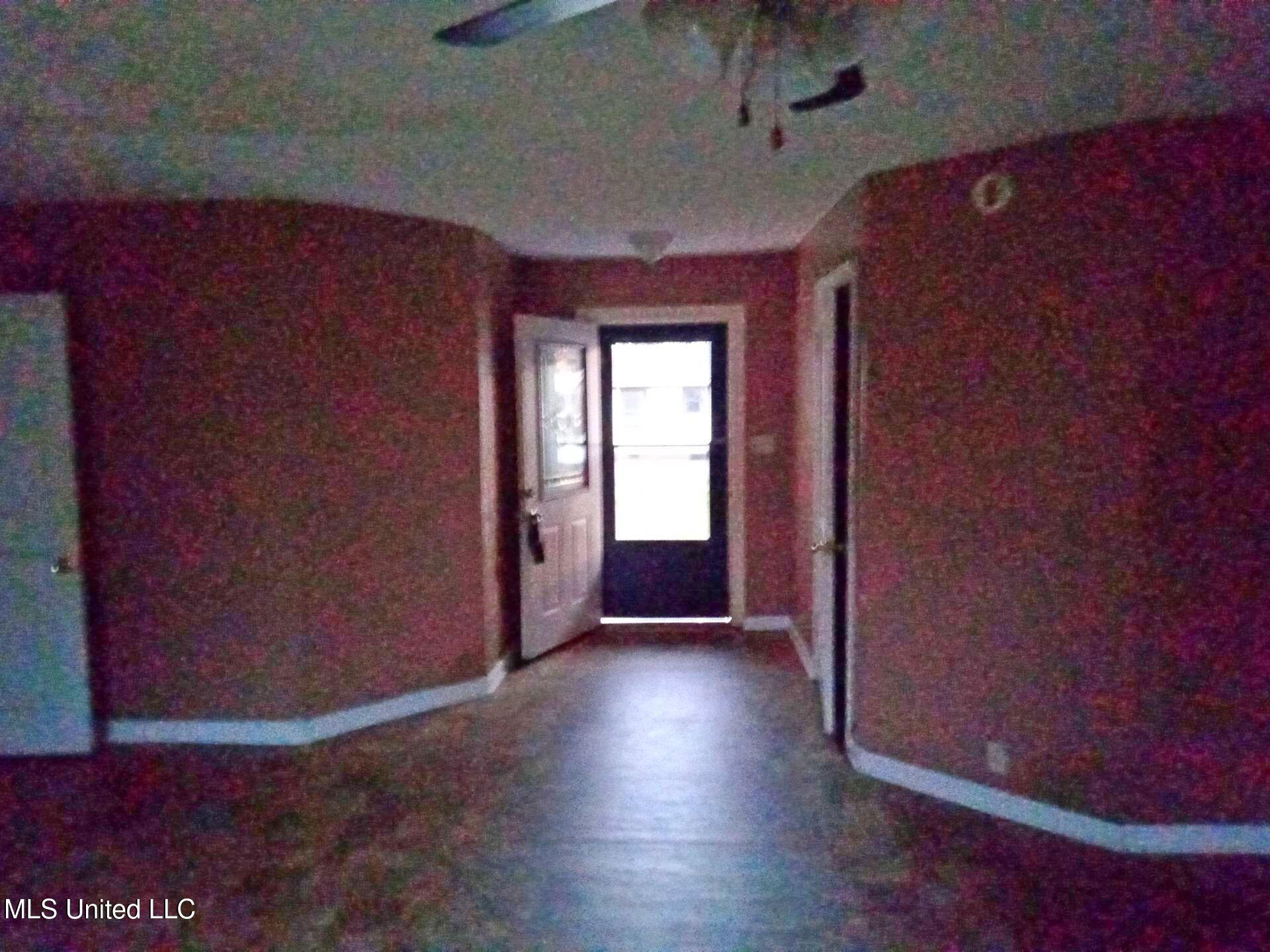 111 East Fifteenth Street Yazoo City, MS 39194 - Photo 4 of 12 14-Mar 04 2025 06_04pm-mg7r