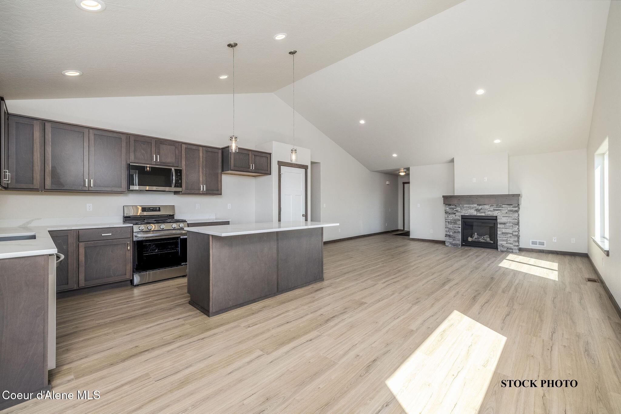 11737 North Simmons Lane Rathdrum, ID 83858 - Photo 4 of 5 5 Dining area