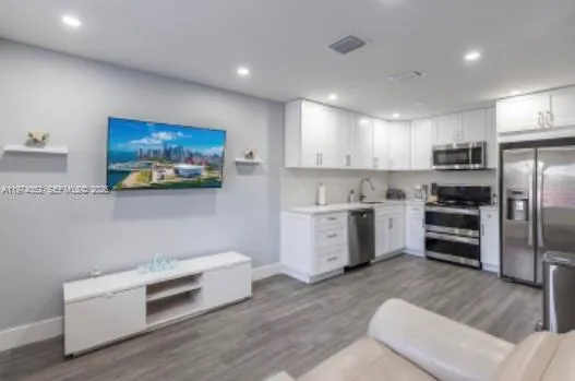 $3,300 | 7125 Northwest 173rd Drive, Unit 2405, Hialeah, FL 33015