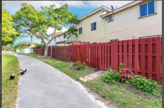 $3,300 | 7125 Northwest 173rd Drive, Unit 2405, Hialeah, FL 33015