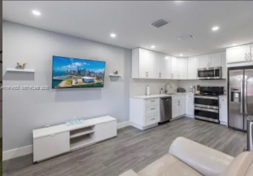 $3,300 | 7125 Northwest 173rd Drive, Unit 2405, Hialeah, FL 33015