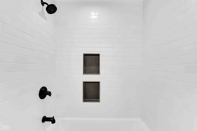 $499,900 | 5862 Harbourtown Drive, Noblesville, IN 46062