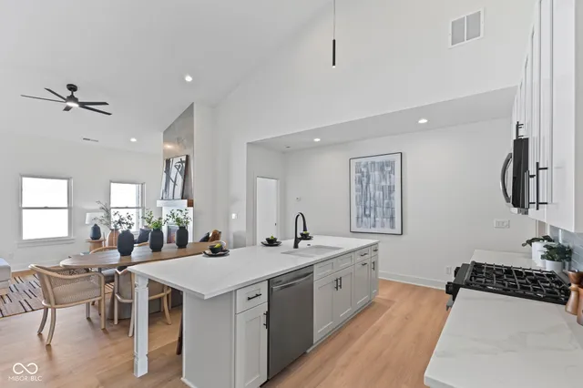 $499,900 | 5862 Harbourtown Drive, Noblesville, IN 46062