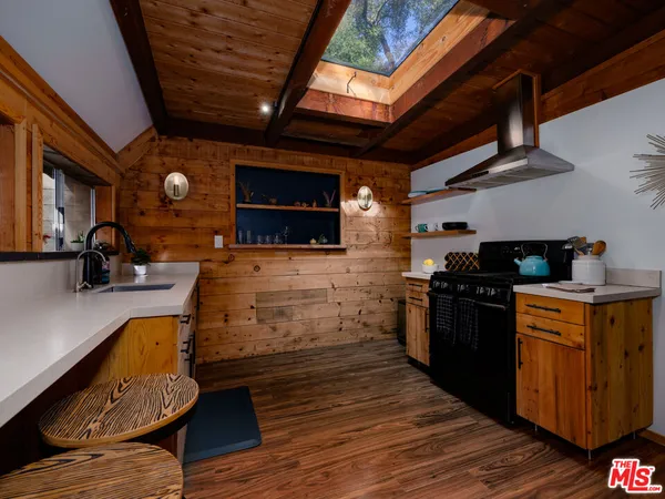 $1,475,000 | 1256 North Topanga Canyon Boulevard, Topanga, CA 90290