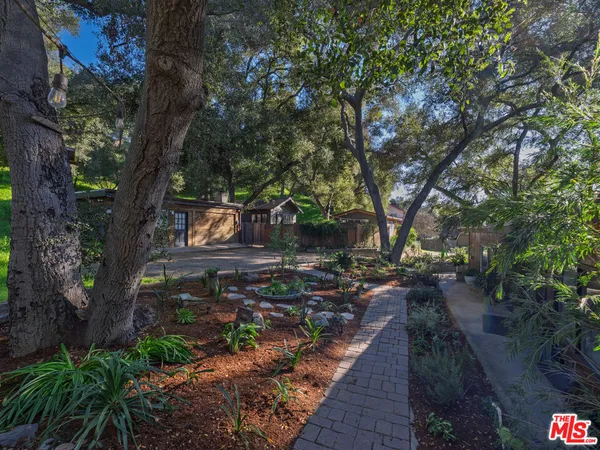 $1,475,000 | 1256 North Topanga Canyon Boulevard, Topanga, CA 90290