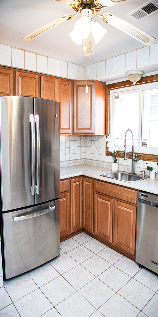 10804 Massasoit Avenue Chicago Ridge, IL 60415 - Photo 8 of 24