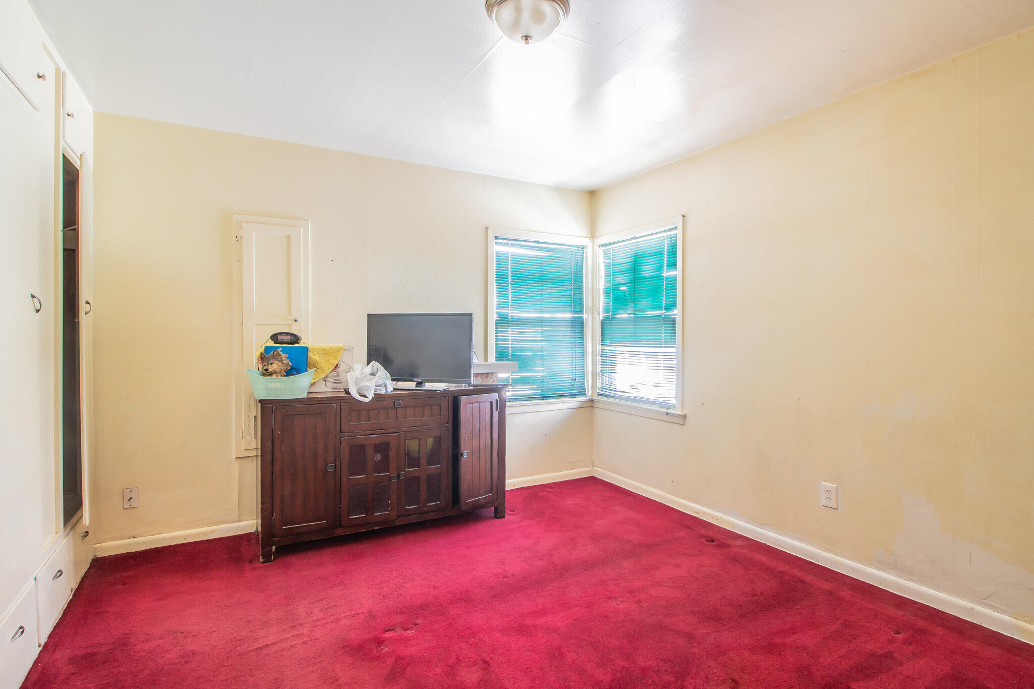 3215 Itasca Street Lubbock, TX 79415 - Photo 13 of 20 a view of livingroom with furniture and windows