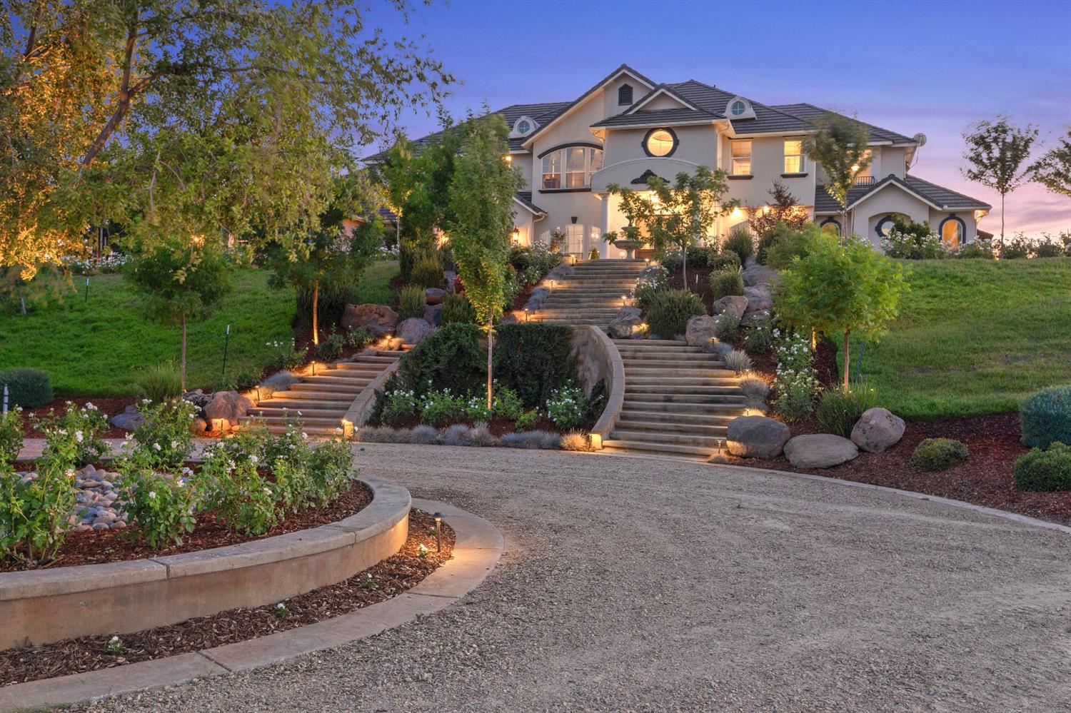 17570 Watts Valley Road Sanger, CA 93657 - Photo 2 of 96