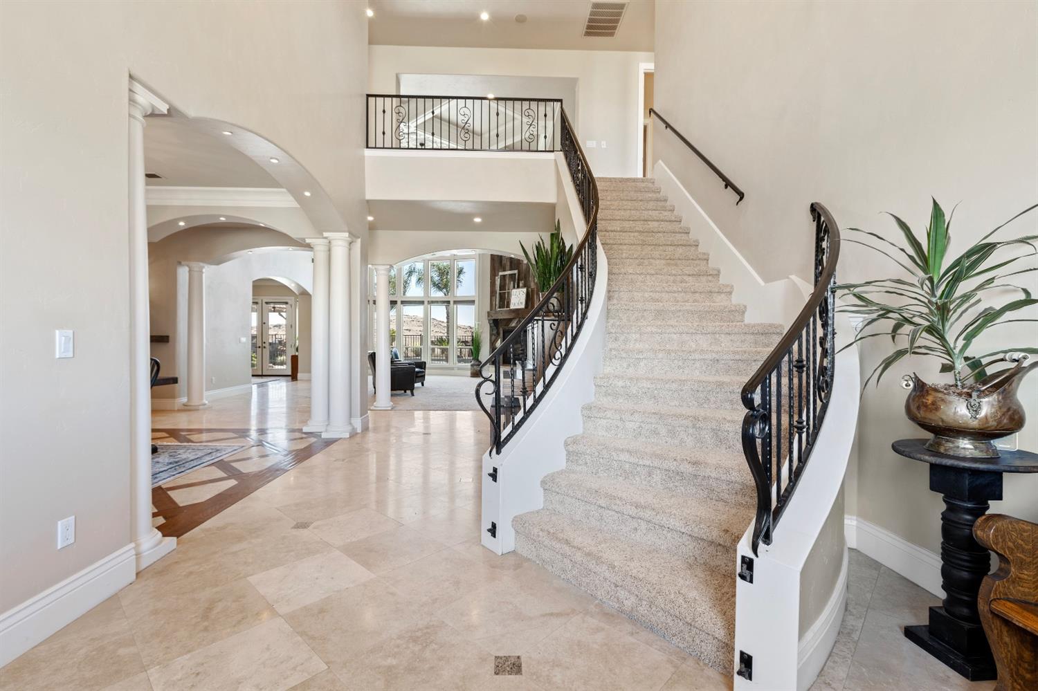 17570 Watts Valley Road Sanger, CA 93657 - Photo 11 of 96