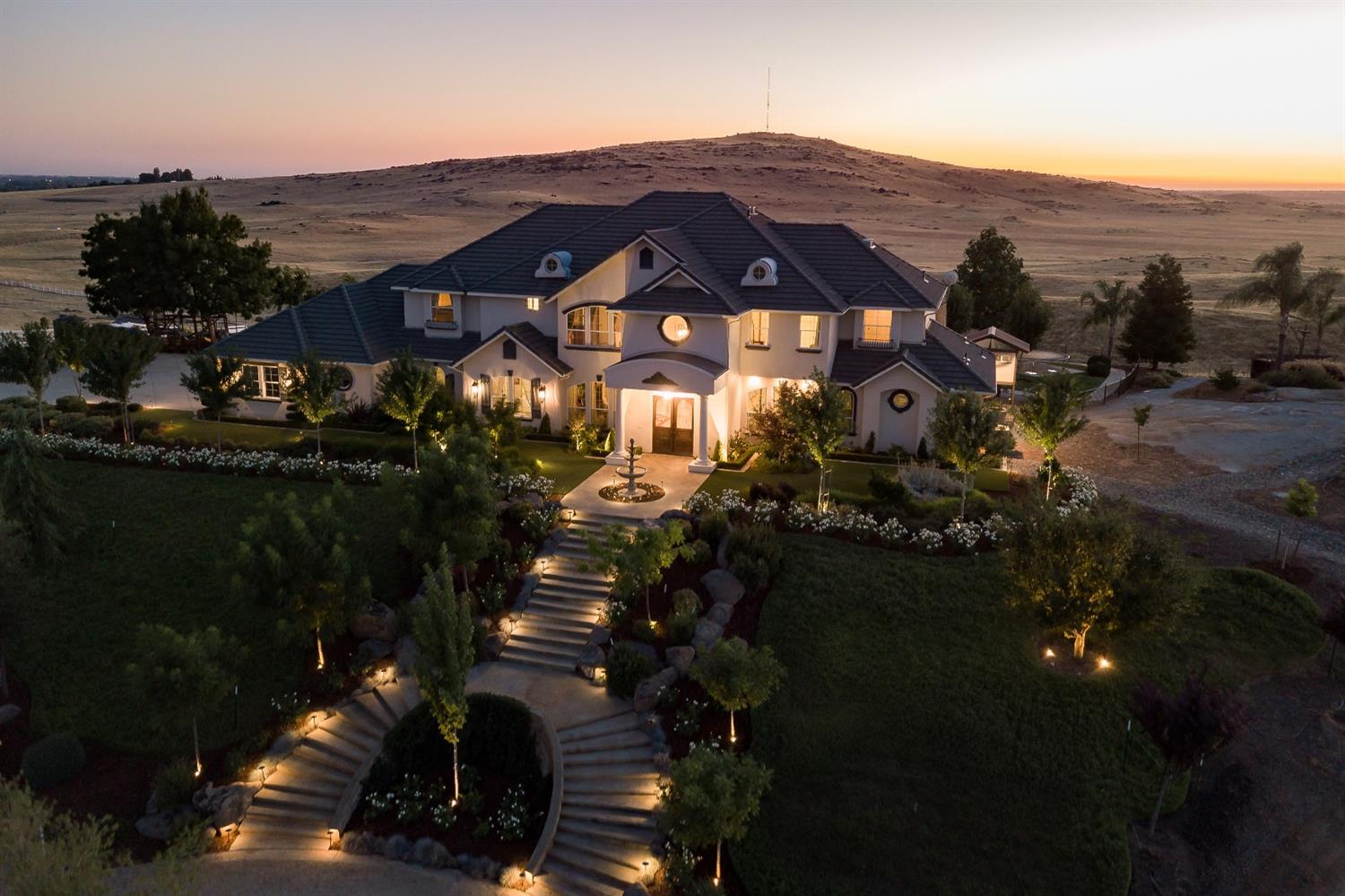 17570 Watts Valley Road Sanger, CA 93657 - Photo 3 of 96