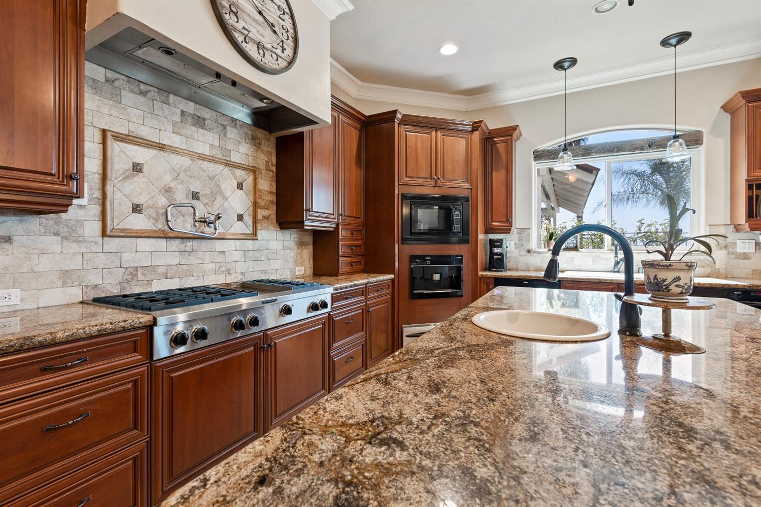 17570 Watts Valley Road Sanger, CA 93657 - Photo 27 of 96