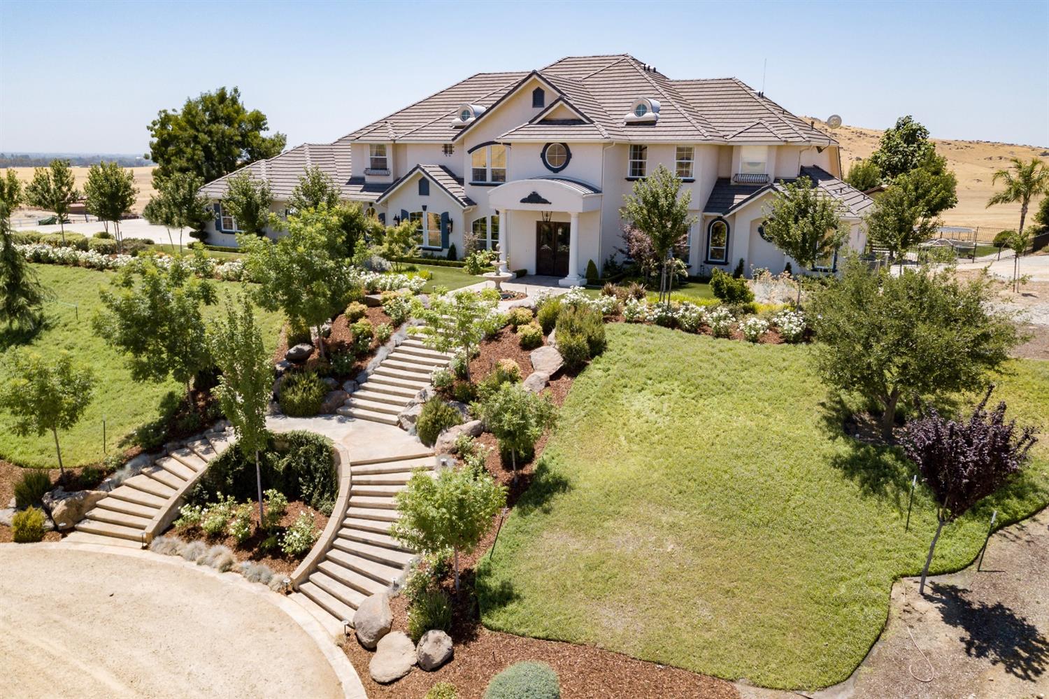 17570 Watts Valley Road Sanger, CA 93657 - Photo 5 of 96