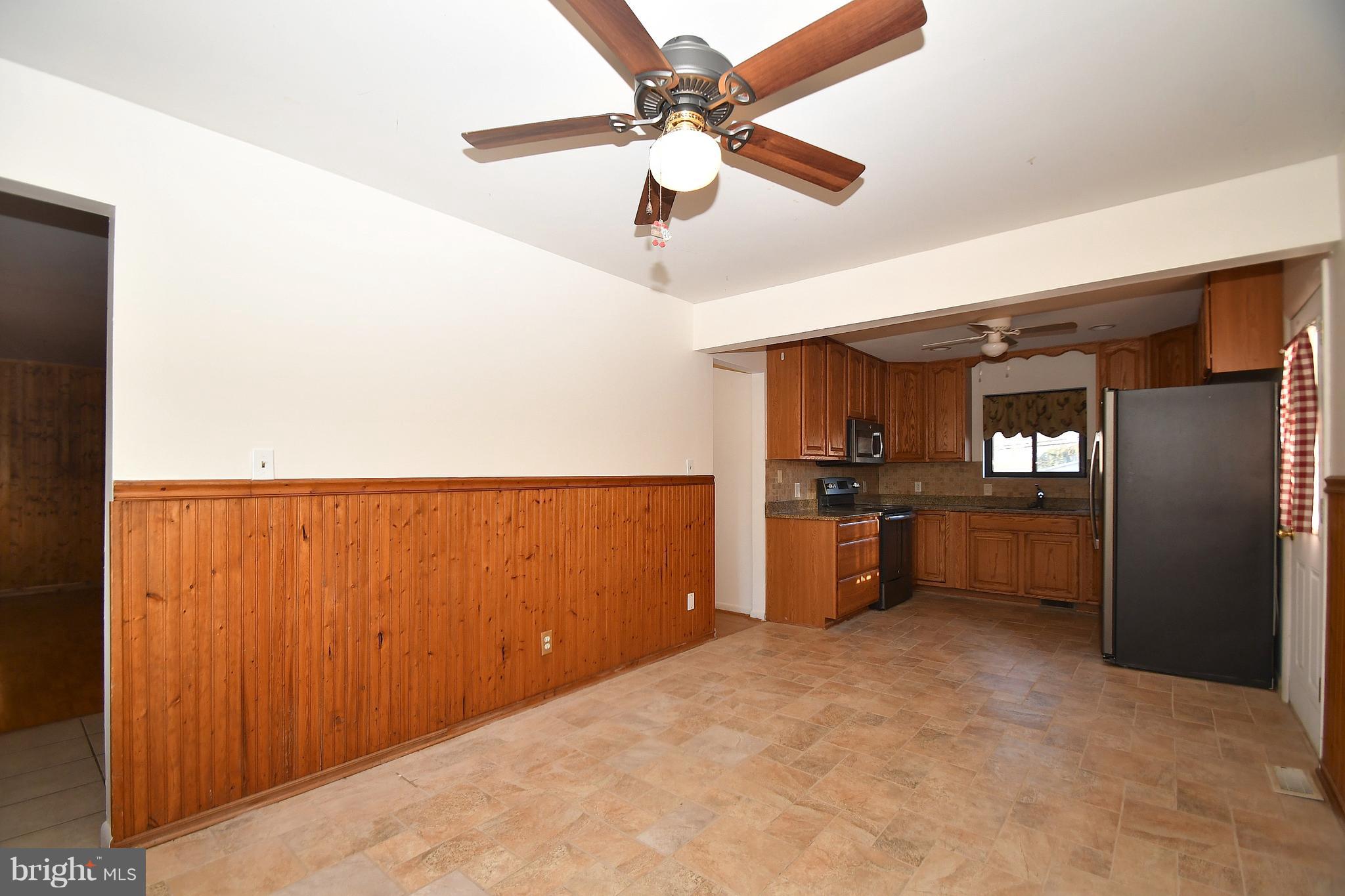 3101 Lynch Road Baltimore, MD 21219 - Photo 11 of 25 Kitchen