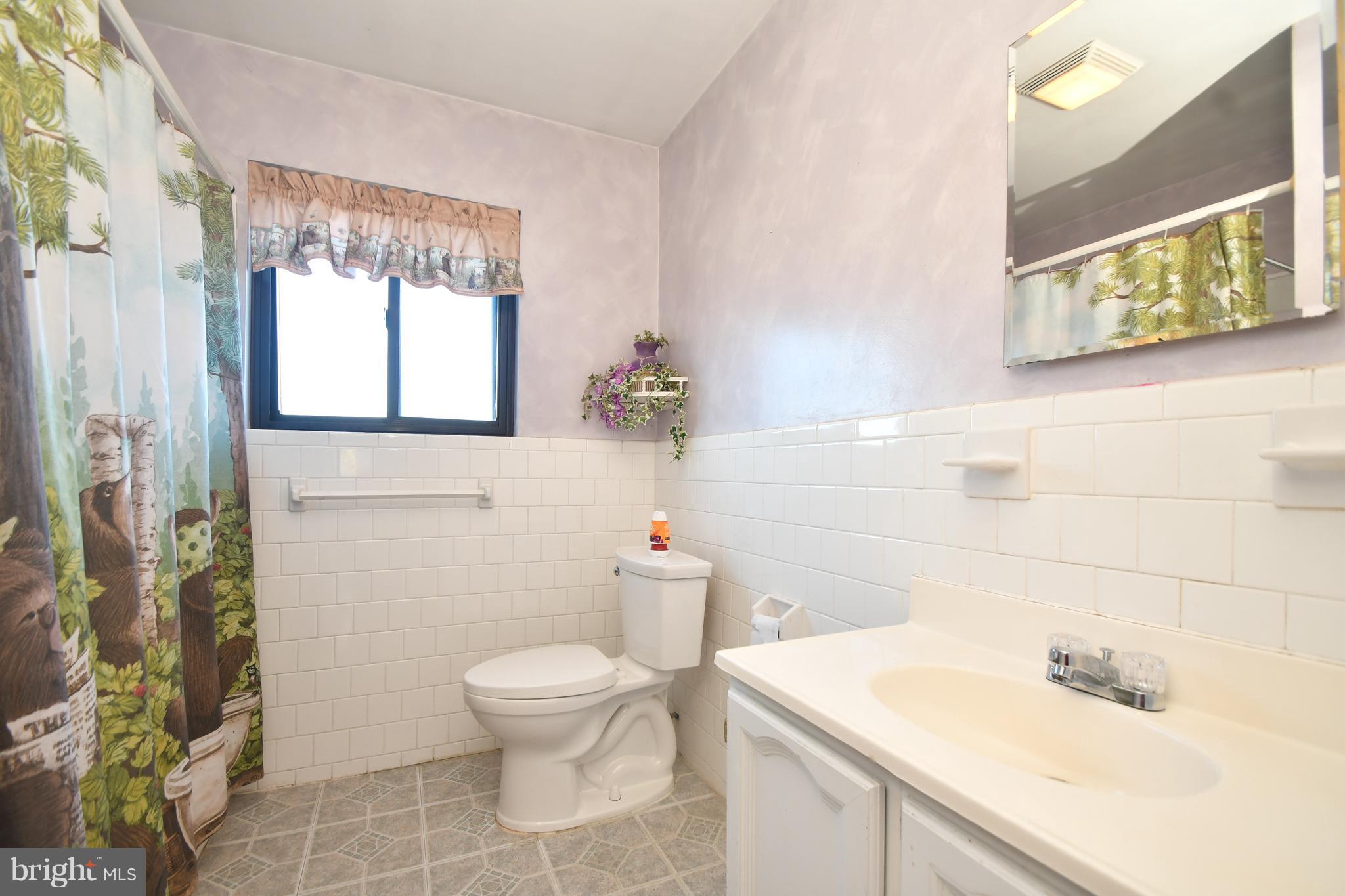 3101 Lynch Road Baltimore, MD 21219 - Photo 19 of 25 Upstairs Full Bath