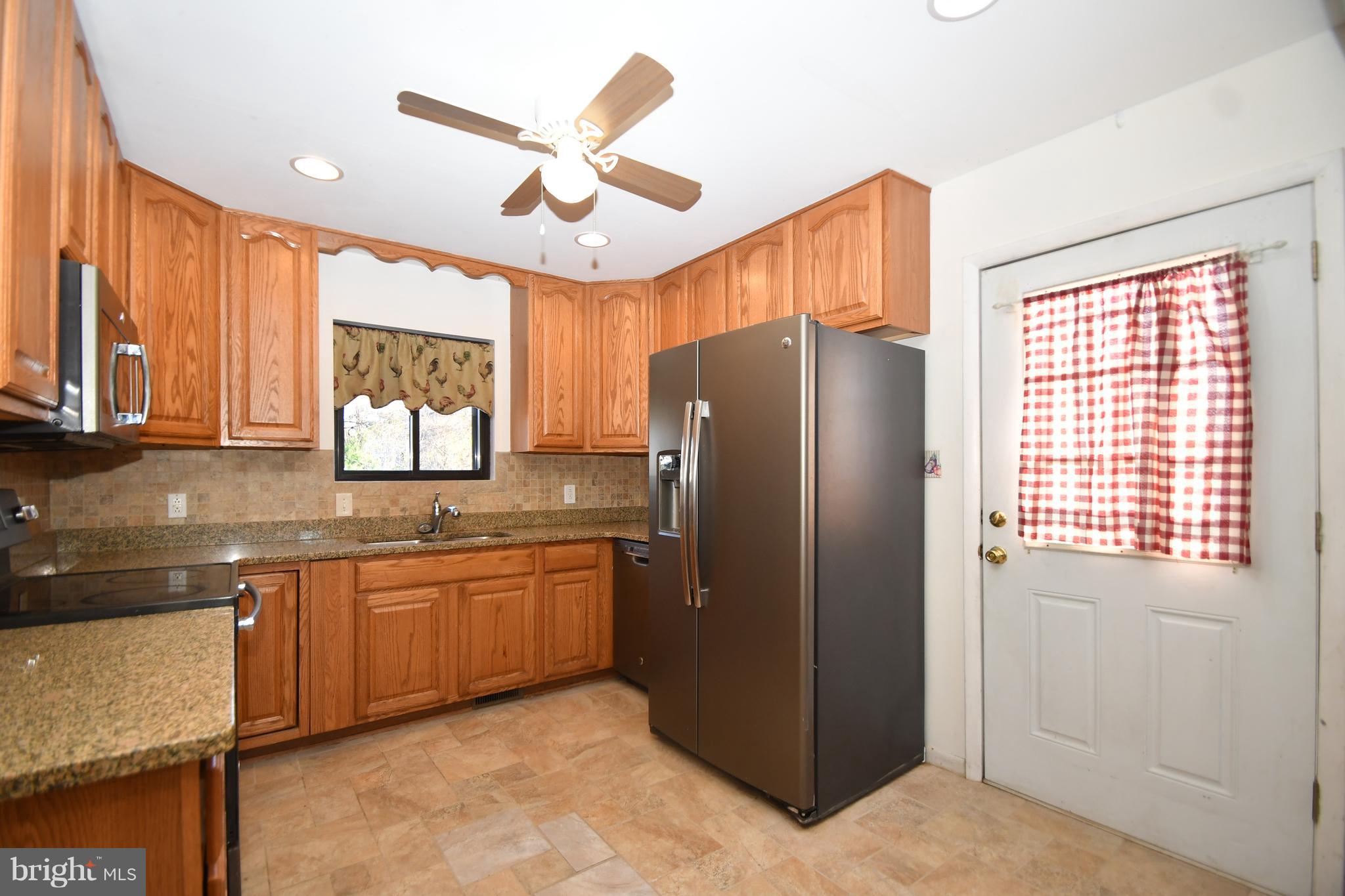 3101 Lynch Road Baltimore, MD 21219 - Photo 7 of 25 Kitchen - New Appliances