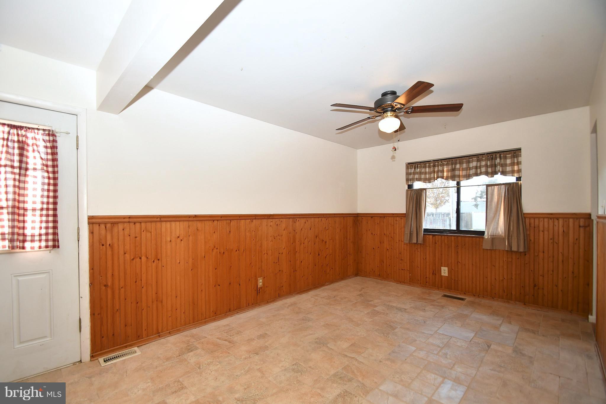 3101 Lynch Road Baltimore, MD 21219 - Photo 9 of 25 Kitchen / Dining Area