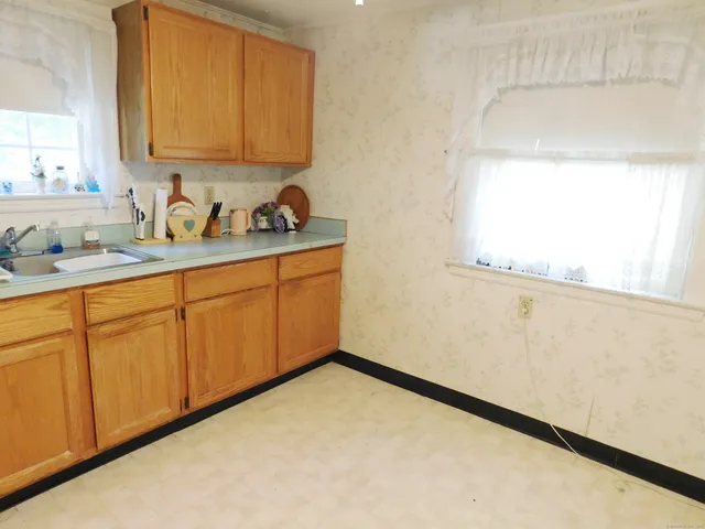 $390,000 | 60 E Street, Derby, CT 06418