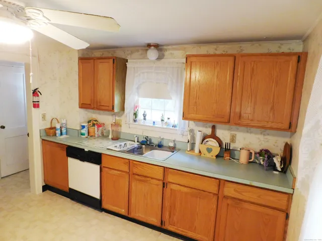 $390,000 | 60 E Street, Derby, CT 06418