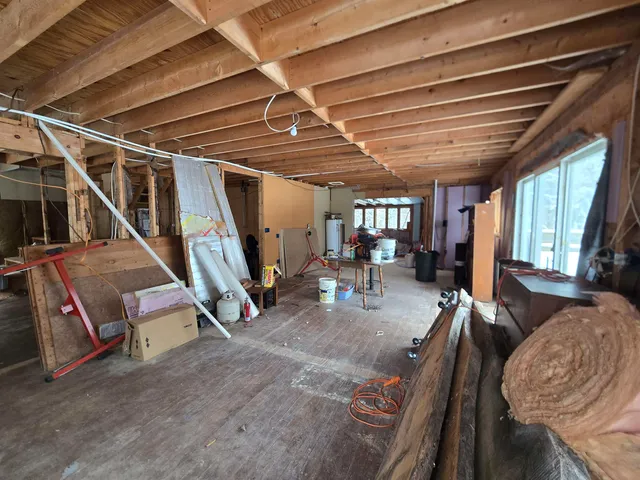 $415,000 | 3034 Route 11 Londonderry Vt 05148, Londonderry, VT 05148