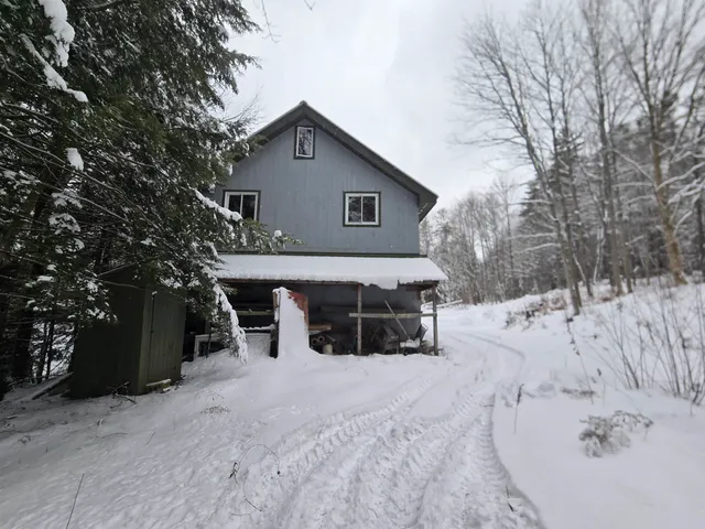 $415,000 | 3034 Route 11 Londonderry Vt 05148, Londonderry, VT 05148