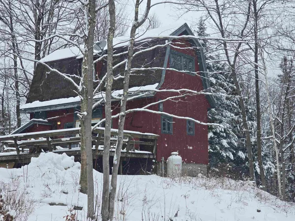 $415,000 | 3034 Route 11 Londonderry Vt 05148, Londonderry, VT 05148