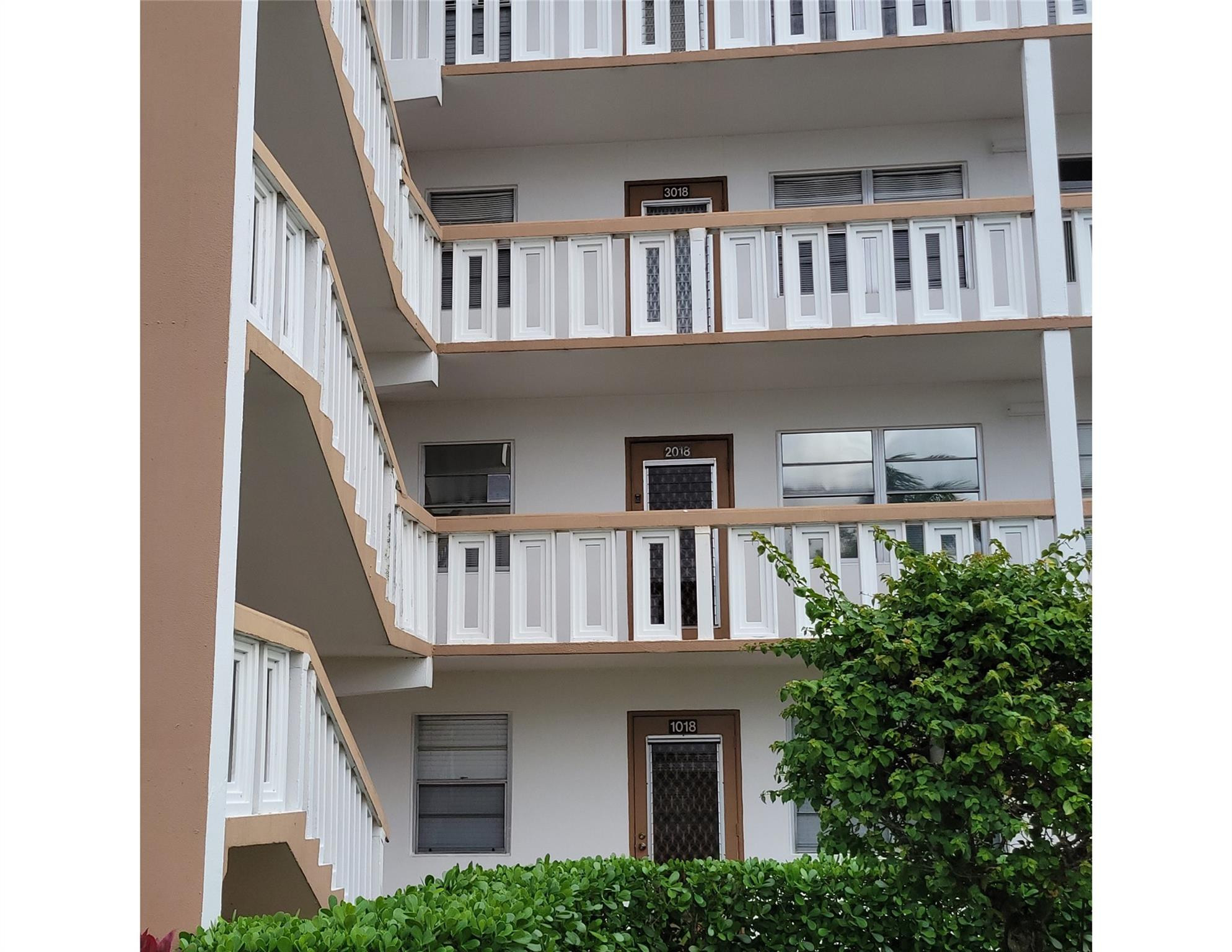 3018 Cornwall East, Unit 3018 Boca Raton, FL 33434 - Photo 3 of 30 Photo 3