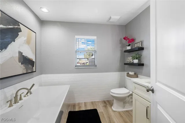 $995,000 | 3710 Southeast 21st Avenue, Cape Coral, FL 33904