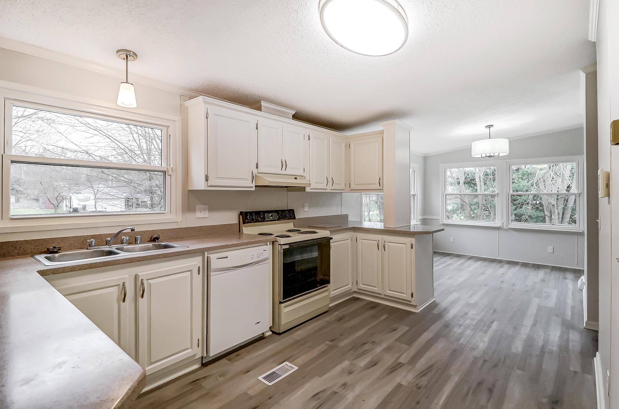 5155 Deeds Road Southwest Pataskala, OH 43062 - Photo 13 of 44 Kitchen