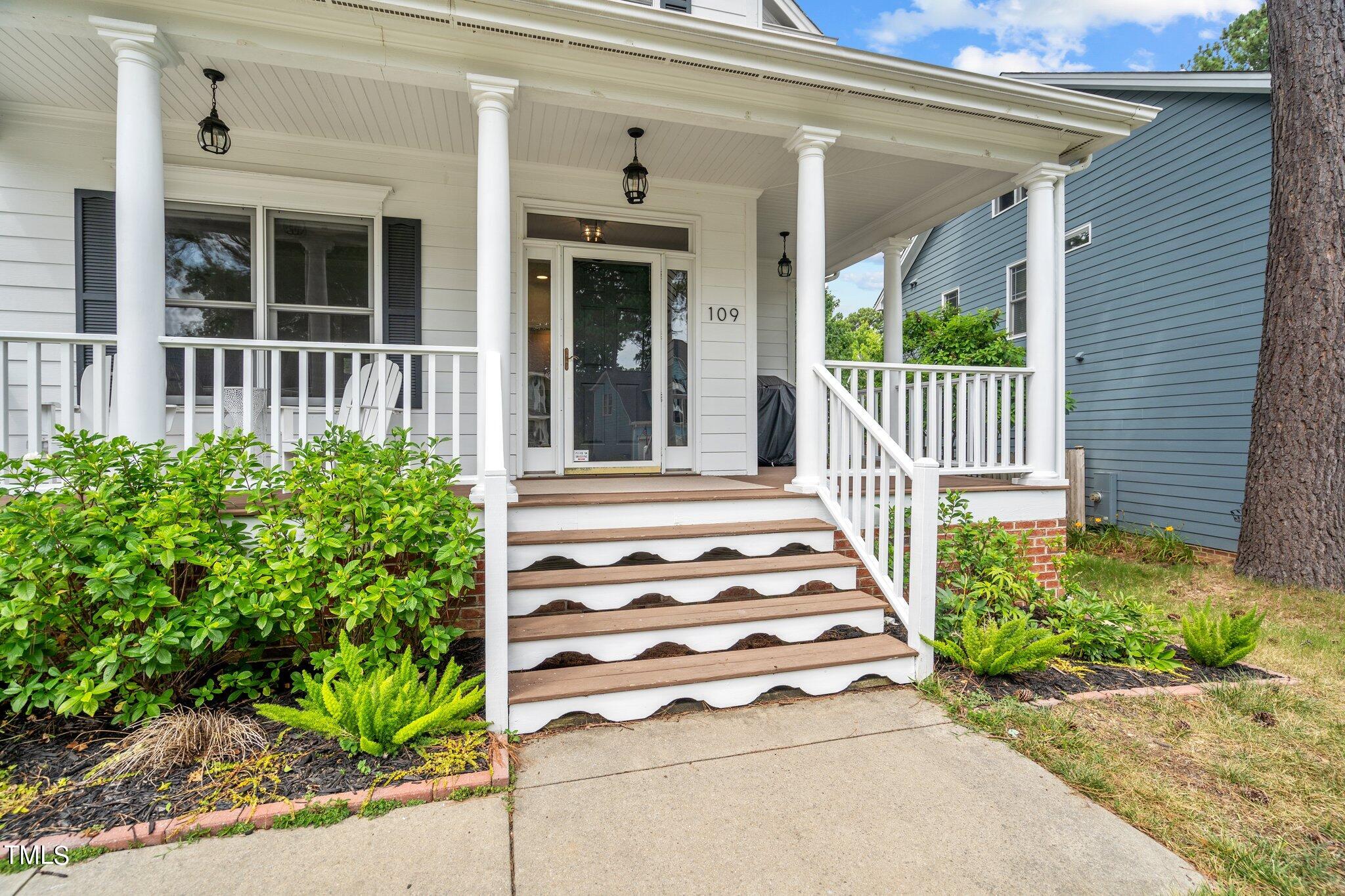 109 Rushing Wind Way Apex, NC 27502 - Photo 5 of 56 35-web-or-mls-_NFP3702