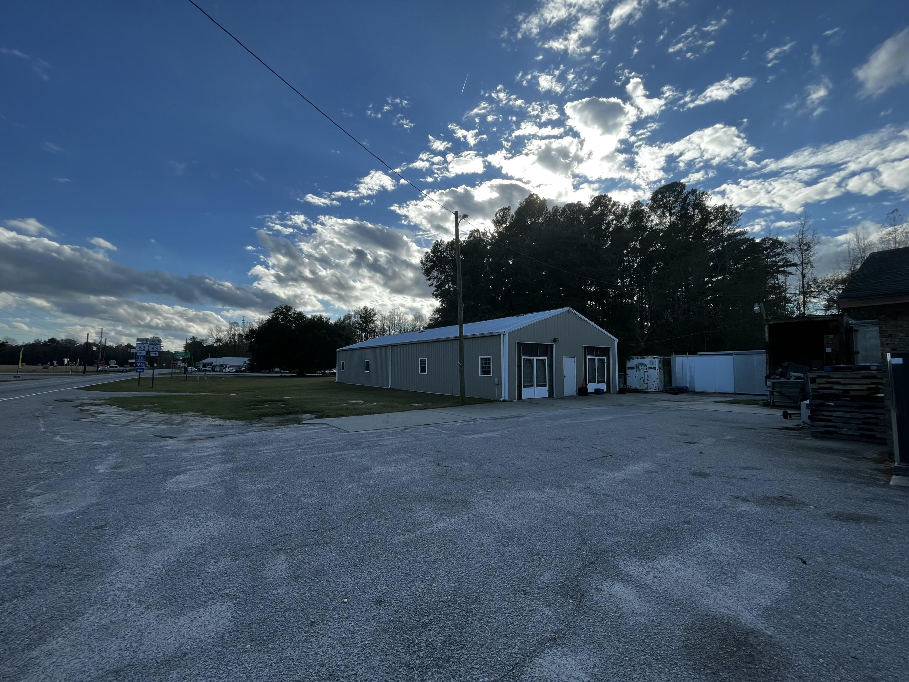 12703 Low Country Highway Ruffin, SC 29475 - Photo 6 of 23 4 (11)