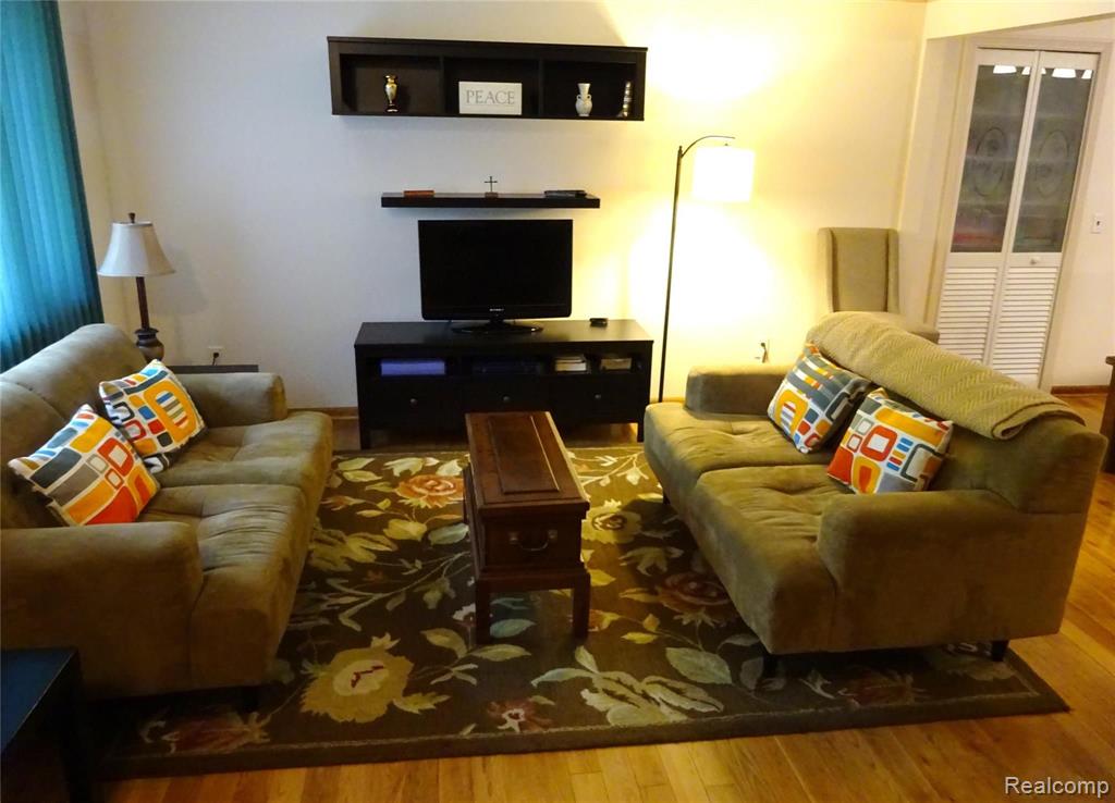 3760 John R Road Rochester Hills, MI 48307 - Photo 2 of 27