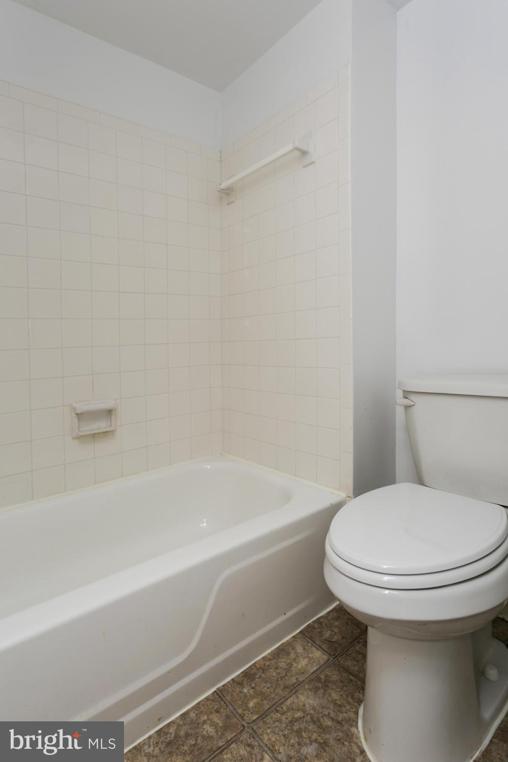 5232 West Running Brook Road, Unit 202 Columbia, MD 21044 - Photo 15 of 21 Bath (Master)