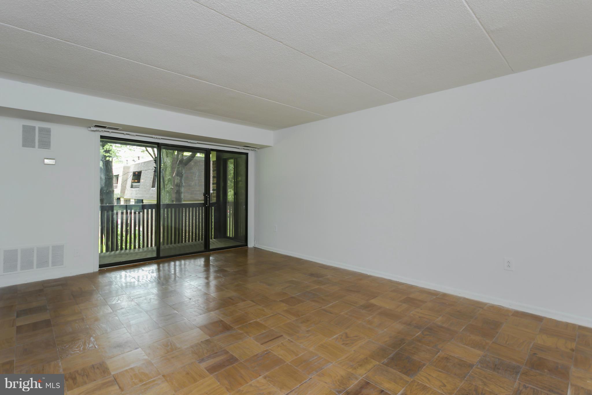 5232 West Running Brook Road, Unit 202 Columbia, MD 21044 - Photo 3 of 21 Living Room