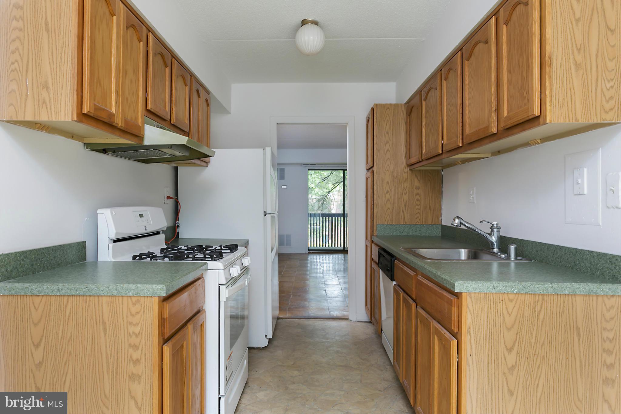 5232 West Running Brook Road, Unit 202 Columbia, MD 21044 - Photo 7 of 21 Kitchen