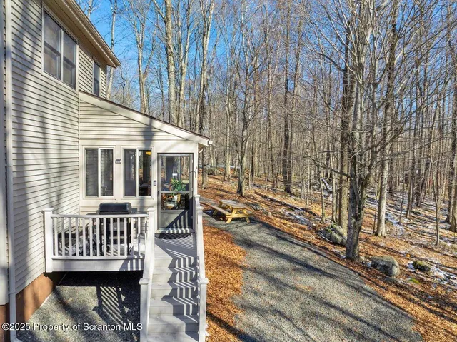 $324,900 | 122 Big Bass Drive, Gouldsboro, PA 18424