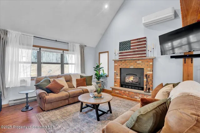 $324,900 | 122 Big Bass Drive, Gouldsboro, PA 18424