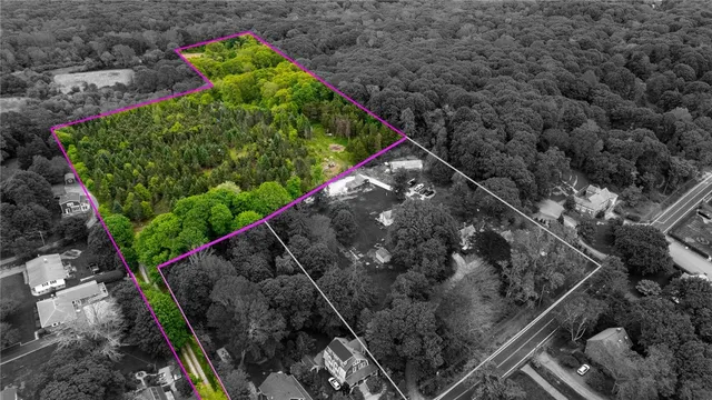 $950,000 | 174 Highland Road, Tiverton, RI 02878