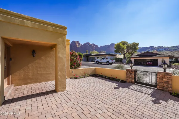 $1,875,000 | 4630 East Palo Verde Drive, Phoenix, AZ 85018