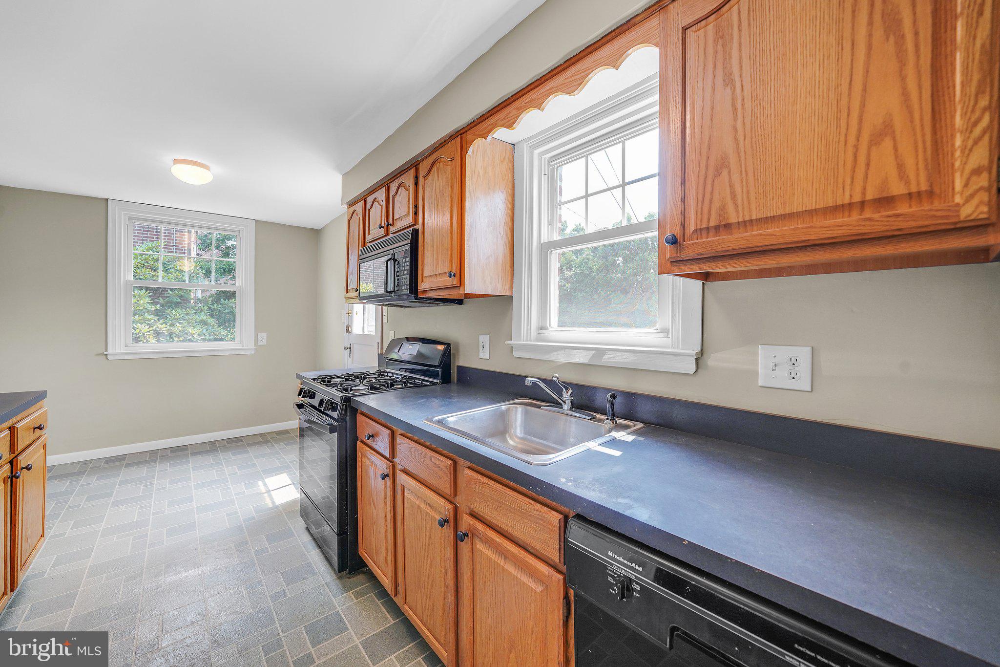 1736 Earlington Road Havertown, PA 19083 - Photo 20 of 32