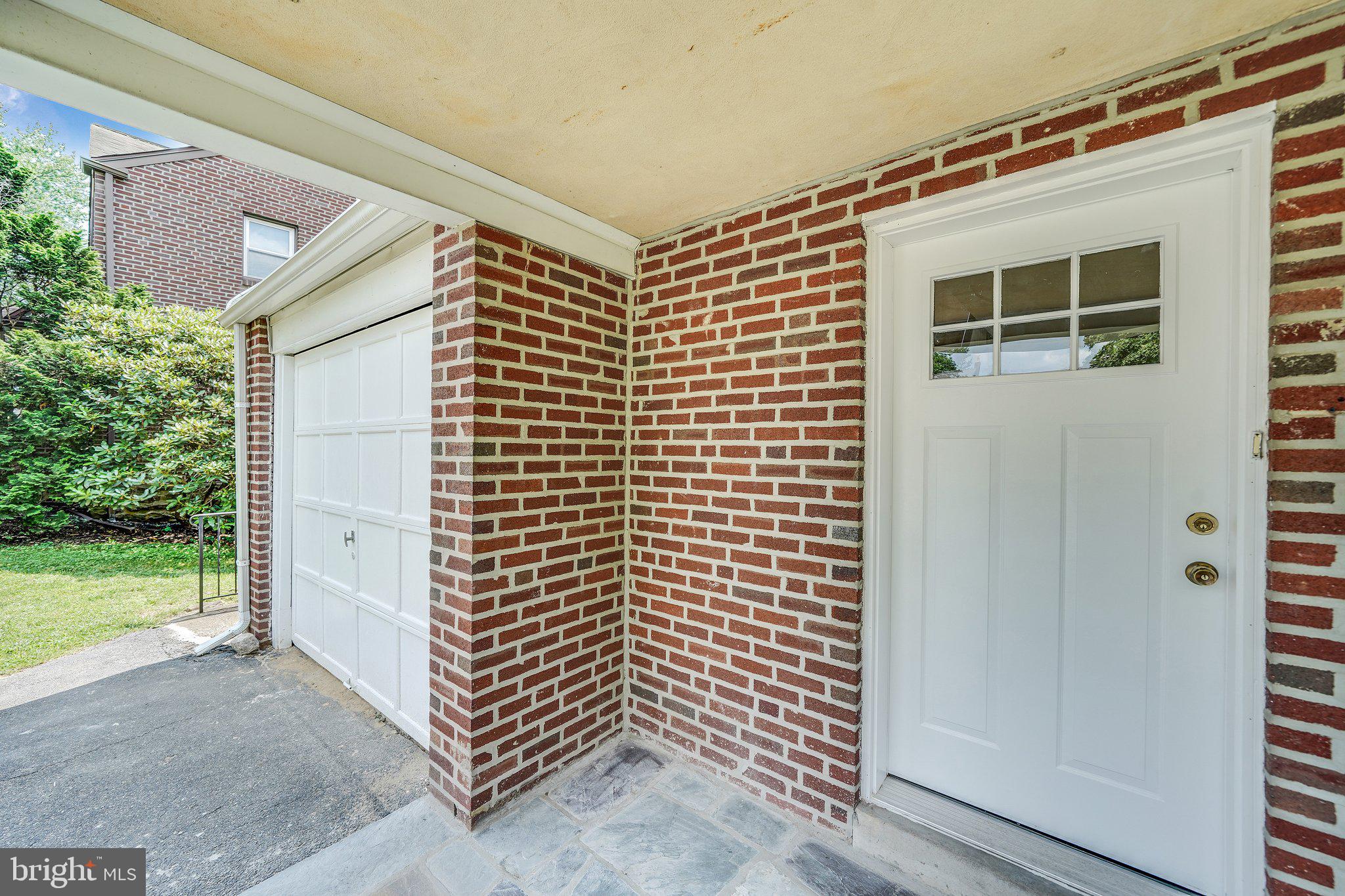 1736 Earlington Road Havertown, PA 19083 - Photo 4 of 32