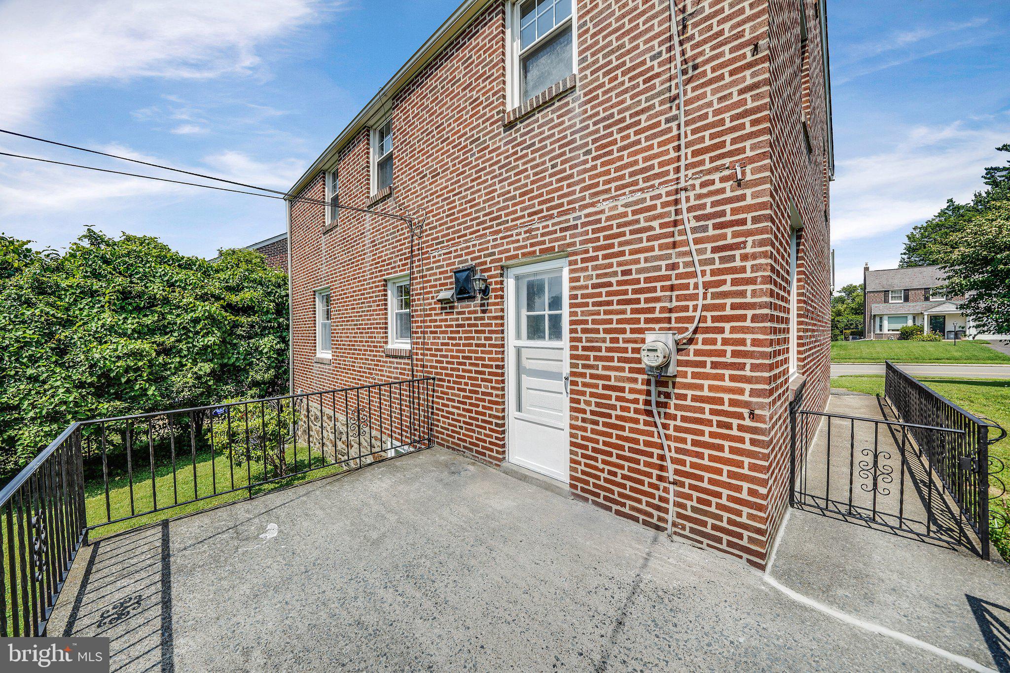 1736 Earlington Road Havertown, PA 19083 - Photo 7 of 32