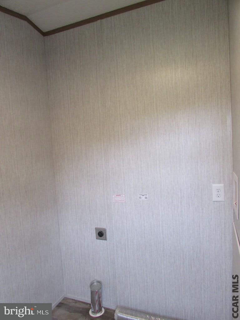 382 Hawk Lane Julian, PA 16844 - Photo 8 of 16 a view of a room