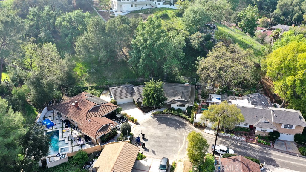 4775 Regalo Road Woodland Hills, CA 91364 - Photo 39 of 42 an aerial view of houses with yard