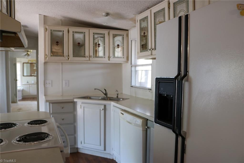 691 Epperson Church Road Mount Airy, NC 27030 - Photo 10 of 20 Kitchen appliances stay