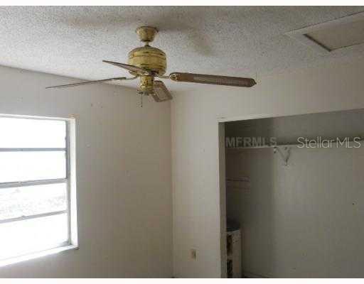 4113 Pear Road Mulberry, FL 33860 - Photo 7 of 10 Master Bedroom - 4115 Pear