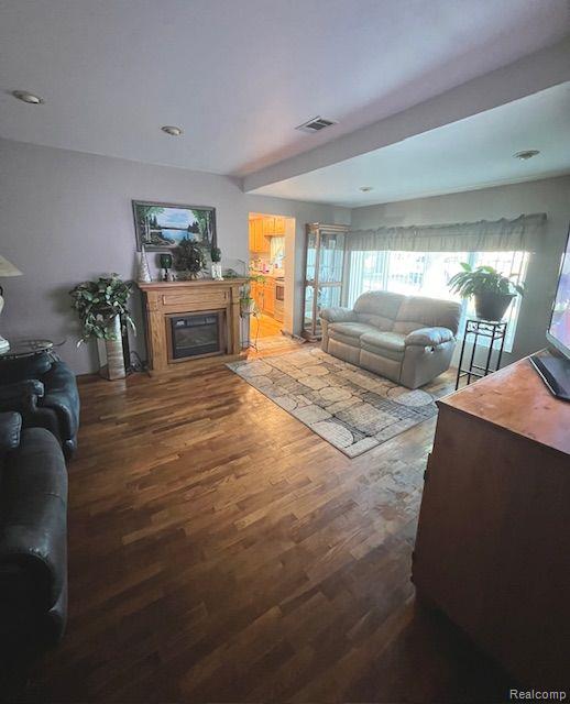 5339 Richfield Road Flint, MI 48506 - Photo 7 of 22